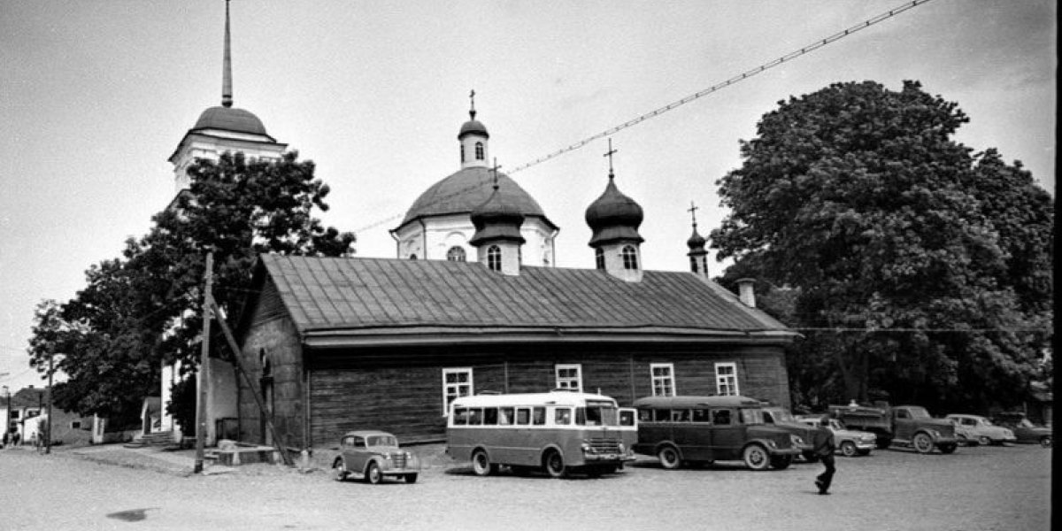 Иконостас церкви Святой Варвары в Печорах отреставрируют специалисты из Санкт-Петербурга