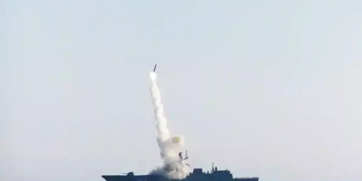 Вашингтон в гневе: Корабль РФ спас двух союзников США от катастрофы