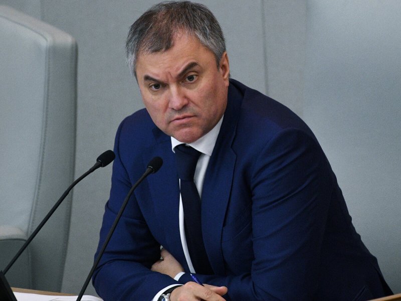 В Госдуме депутаты устроили скандал и покинули зал заседаний в 16:45 из-за слишком «длинного» трудового дня